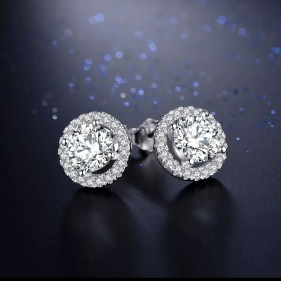 Gorgeous Diamond Studs - Picture 2 of 5